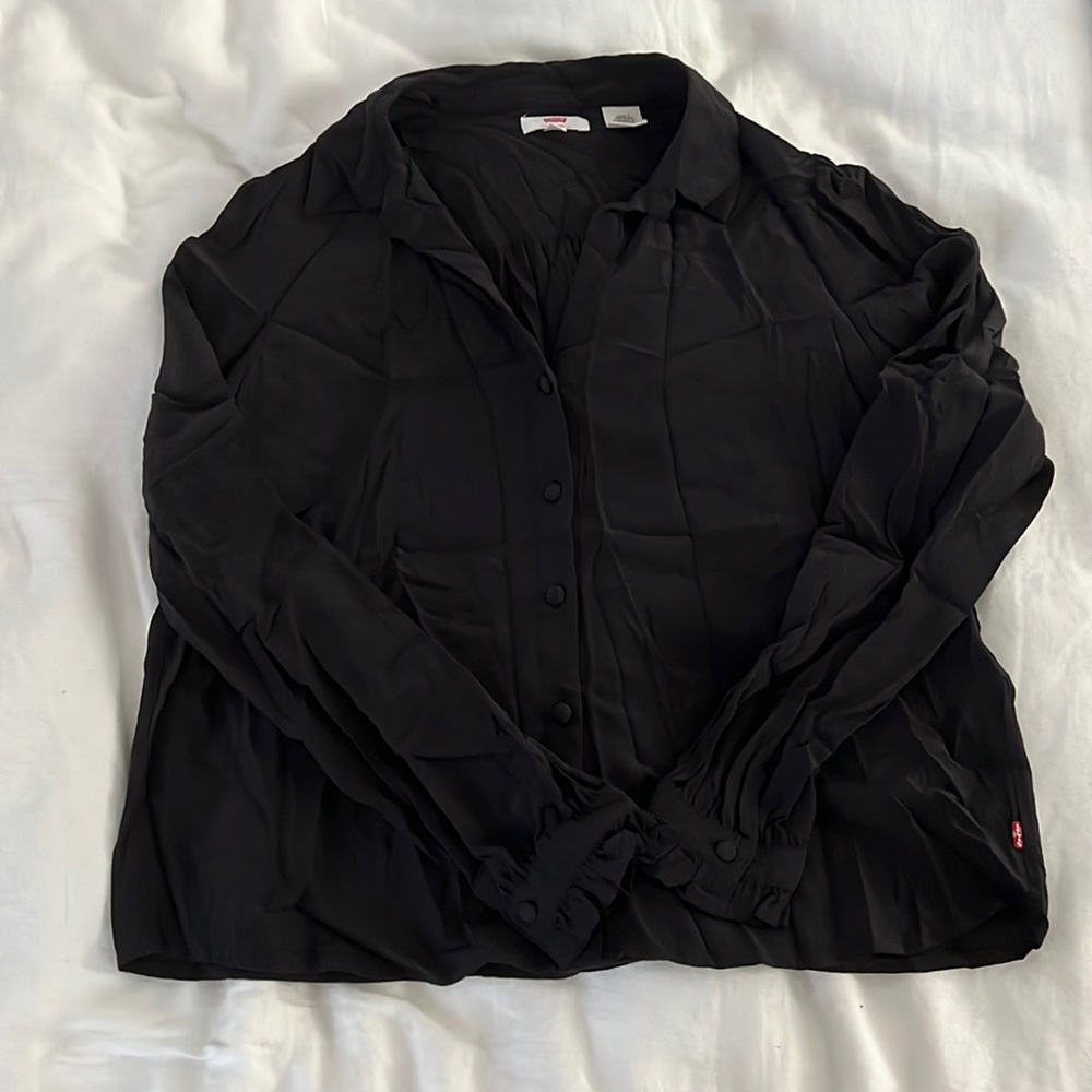 Levi’s Ruched Ruffle Sleeve Collared Shirt